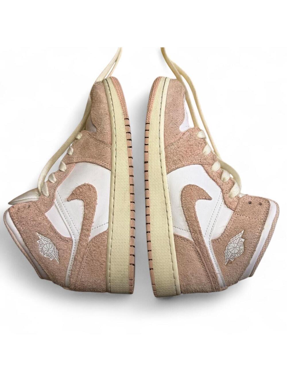Jordan 1 Mid "Legend Pink" sneakers in US 6Y
